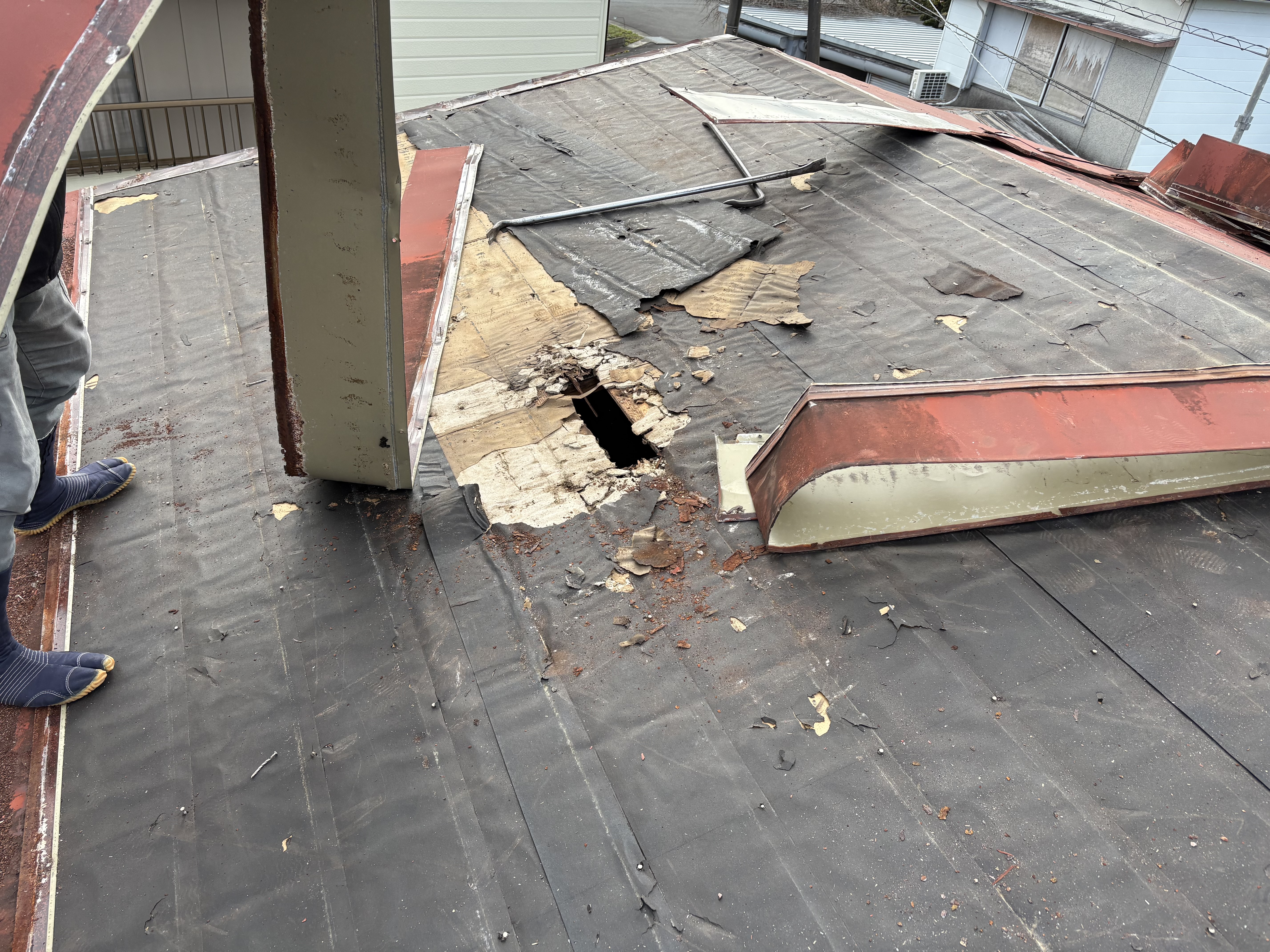 家族を守る、安心の屋根リフォーム｜宿毛市の専門職による確かな技術