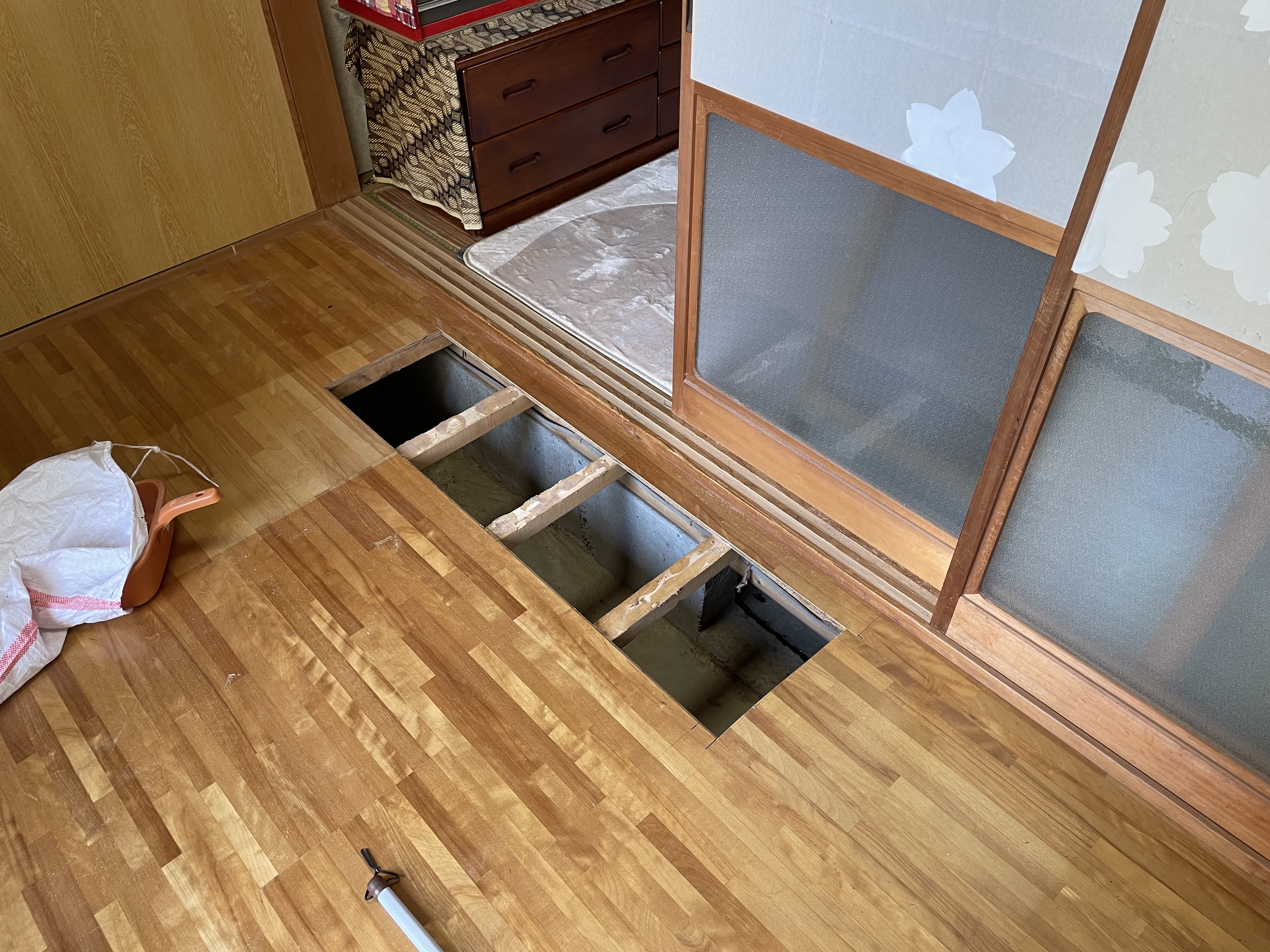 宿毛市の水道工事で生まれる、木の温もりある空間